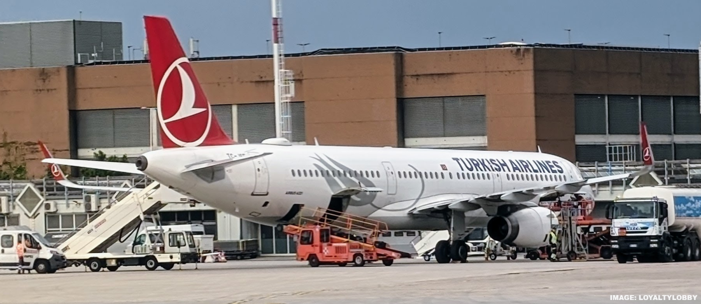 Turkish airlines plane