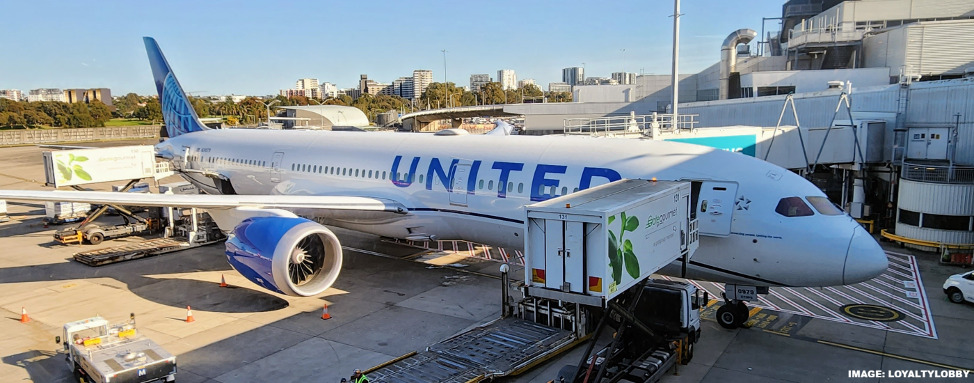 United airlines plane australia